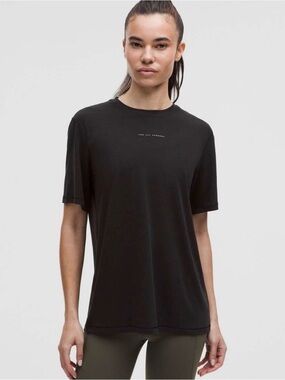 Lululemon Jersey Training Short-Sleeve Shirt *Run Graphic